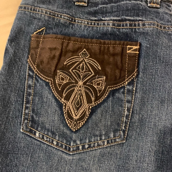 Supreme Jean Capri size 22. Brown design on back pocket - Picture 8 of 10
